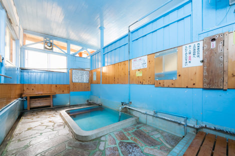 町のあちこちで出会うむし場と共同浴場1